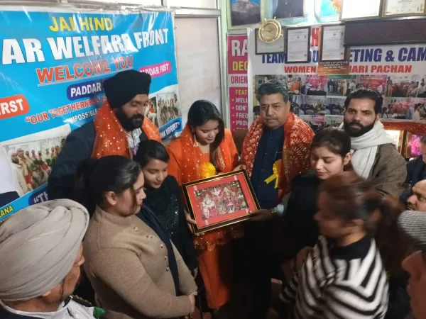 International acclaimed singer Sonali Dogra felicitated for Dogri Sangeet promotion.